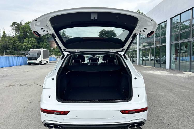 Used Audi Q5L 2024 40 TFSI Fashion Dynamic Model Trunk