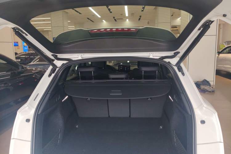 Used Audi Q5L 2024 40 TFSI Luxury Dynamic Edition Trunk