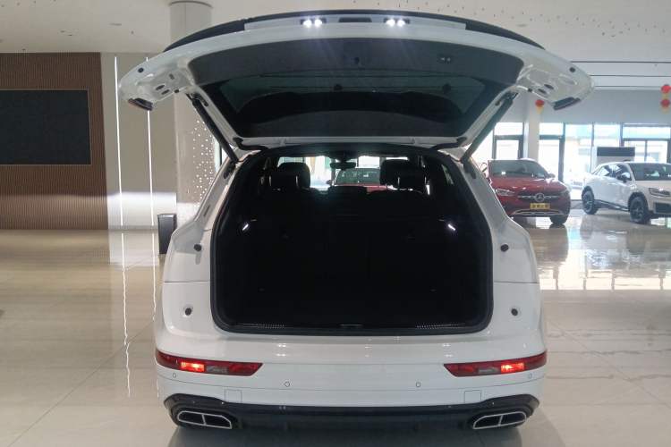 Used Audi Q5L 2024 40 TFSI Luxury Dynamic Edition Trunk
