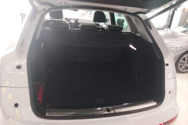 Used Audi Q5L 2024 40 TFSI Fashion Dynamic Model Trunk