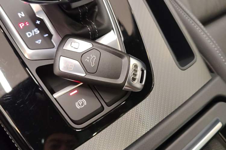Used Audi Q5L 2024 40 TFSI Luxury Dynamic Edition Vehicle Key