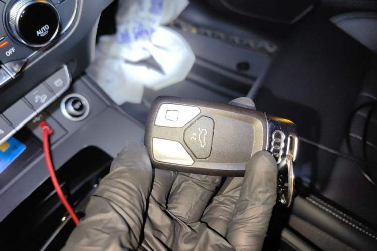 Used Audi Q5L 2024 40 TFSI Fashion Dynamic Model Vehicle Key
