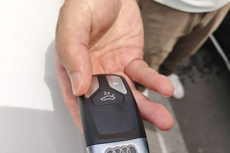 Used Audi Q5L 2024 40 TFSI Luxury Dynamic Edition Vehicle Key