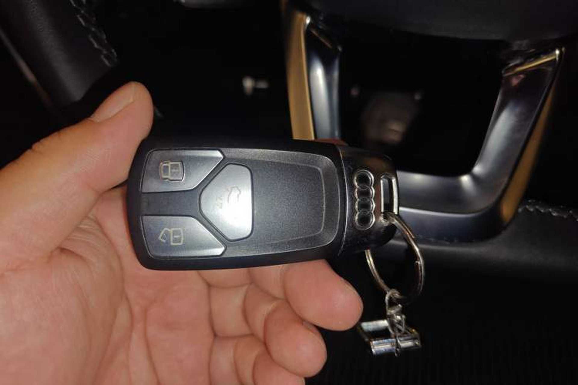 Used Audi Q5L 2024 40 TFSI Luxury Dynamic Edition Vehicle Key