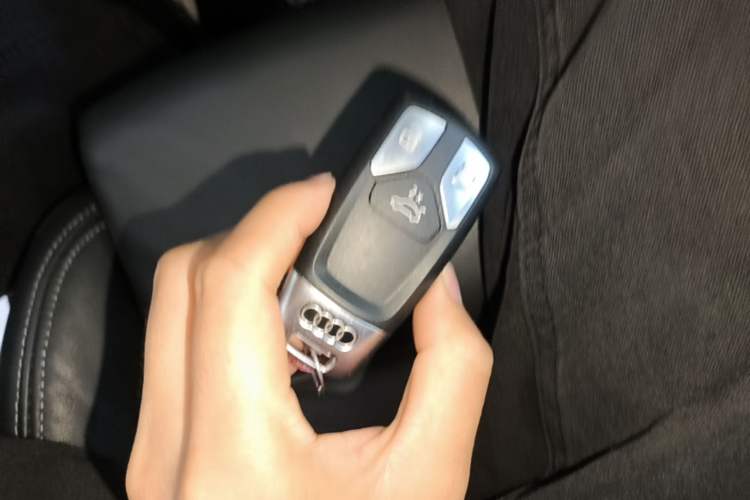 Used Audi Q5L 2024 40 TFSI Luxury Dynamic Edition Vehicle Key