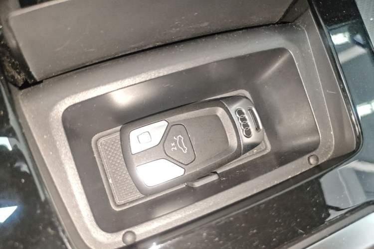Used Audi Q5L 2024 45 TFSI Luxury Dynamic Model Vehicle Key