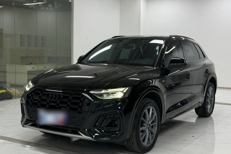 Used Audi Q5L 2025 quattro 45th Anniversary Edition 40 TFSI Luxury Dynamic Model Guazi used car, China used car export, Used car for sale, Used cars, Cheapest cars for sale
