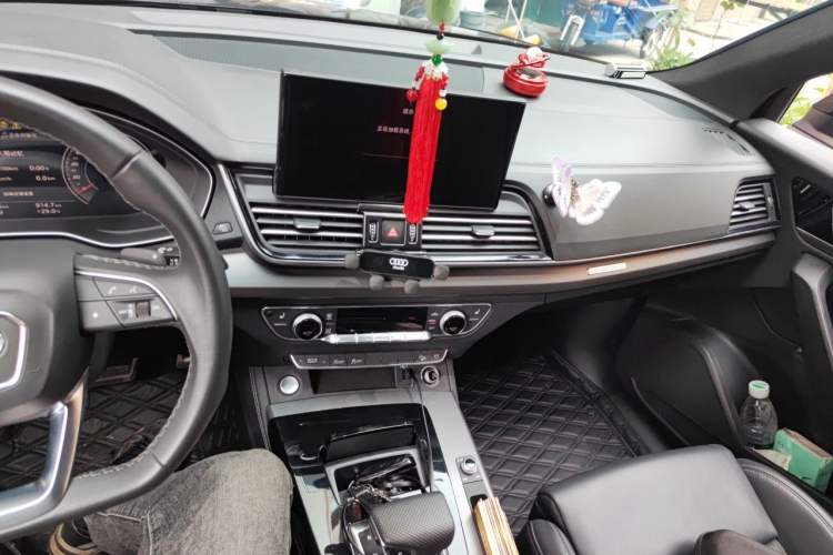 Used Audi Q5L 2025 40 TFSI Fashionable and Dynamic Edition Audio And AC Panel