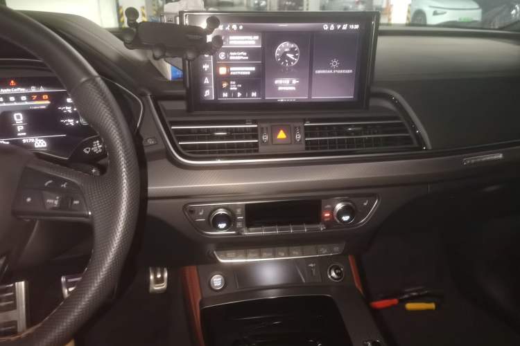 Used Audi Q5L 2025 quattro 45th Anniversary Edition 45 TFSI Luxury Dynamic Model Audio And AC Panel