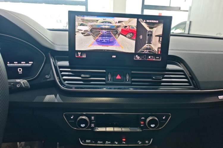 Used Audi Q5L 2025 quattro 45th Anniversary Edition 45 TFSI Luxury Dynamic Model Audio And AC Panel