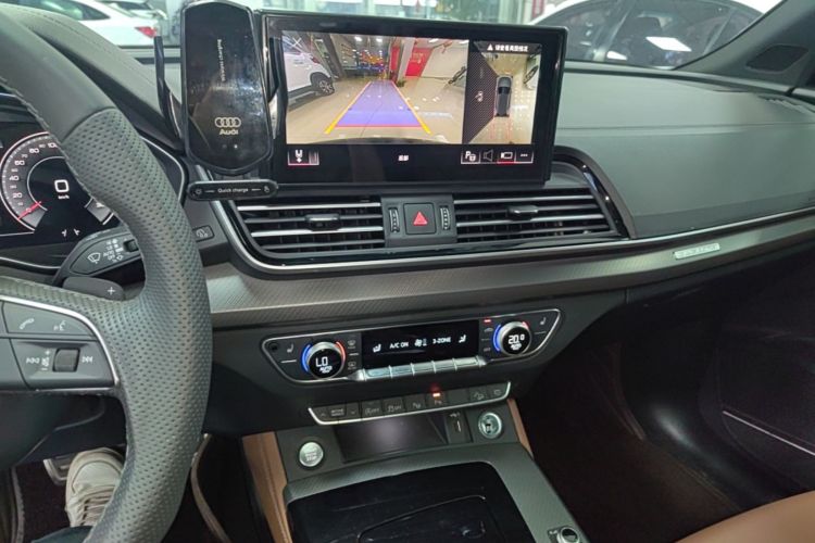 Used Audi Q5L 2025 45 TFSI Luxury Dynamic Edition Audio And AC Panel