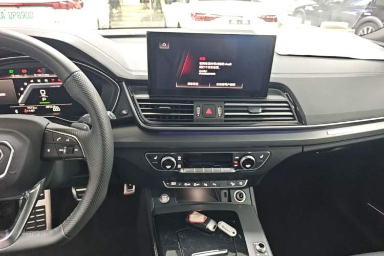 Used Audi Q5L 2025 quattro 45th Anniversary Edition 45 TFSI Luxury Dynamic Model Audio And AC Panel