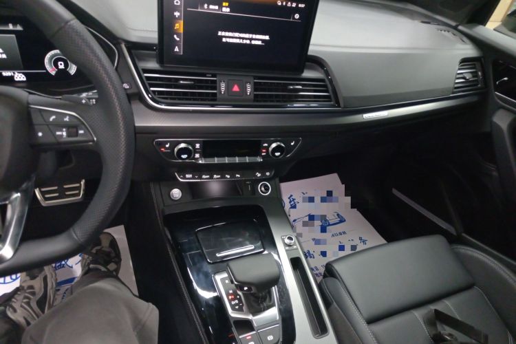 Used Audi Q5L 2025 quattro 45th Anniversary Edition 45 TFSI Luxury Dynamic Model Audio And AC Panel