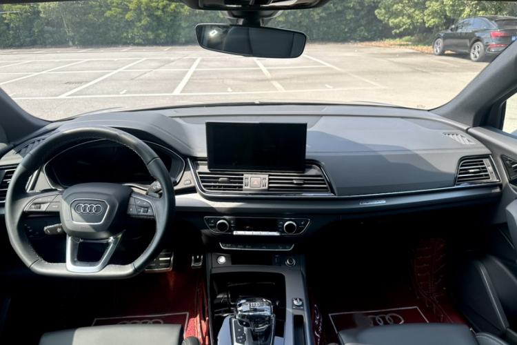 Used Audi Q5L 2025 40 TFSI Luxury Dynamic Edition Audio And AC Panel