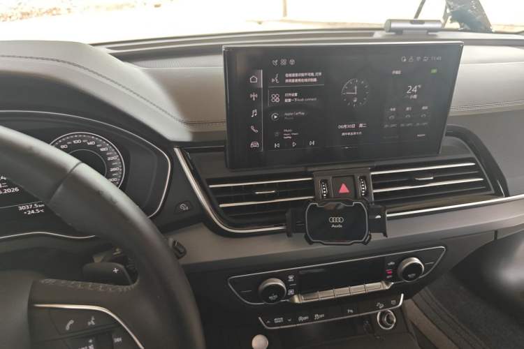 Used Audi Q5L 2025 quattro 45th Anniversary Edition 40 TFSI Sporty and Dynamic Model Audio And AC Panel