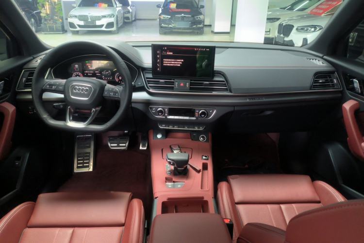 Used Audi Q5L 2025 quattro 45th Anniversary Edition 40 TFSI Luxury Dynamic Model Center Console