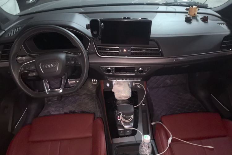 Used Audi Q5L 2025 quattro 45th Anniversary Edition 45 TFSI Luxury Dynamic Model Center Console