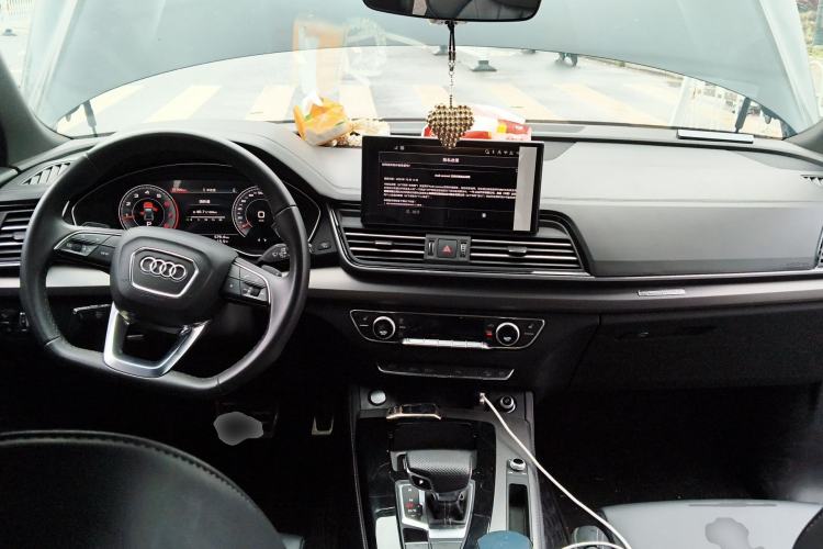 Used Audi Q5L 2025 40 TFSI Luxury Dynamic Edition Center Console