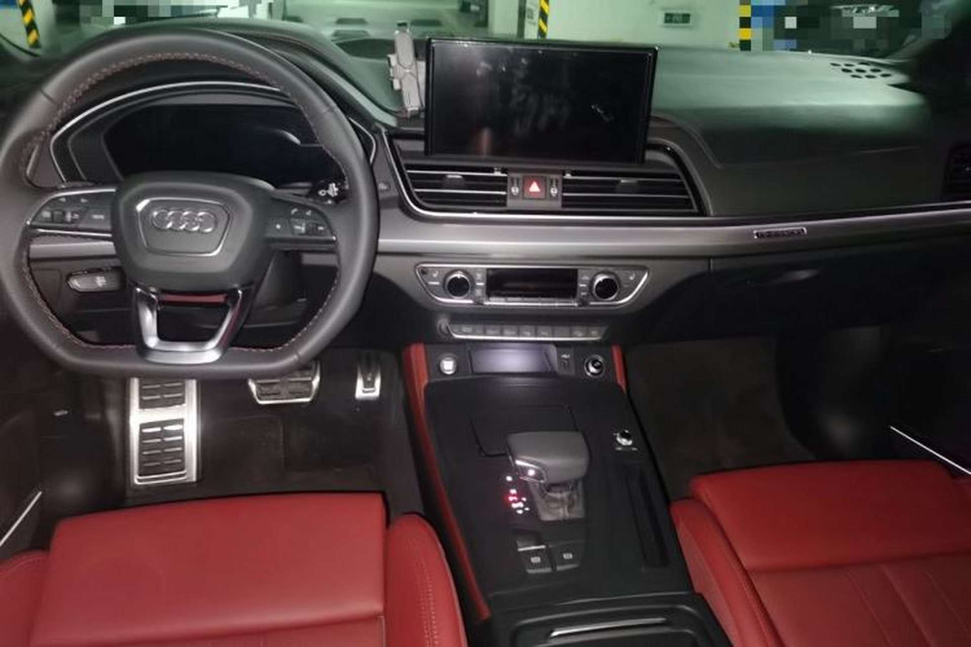 Used Audi Q5L 2025 quattro 45th Anniversary Edition 45 TFSI Luxury Dynamic Model Center Console