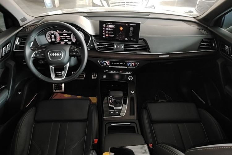 Used Audi Q5L 2025 45 TFSI Prestige Dynamic Edition Center Console