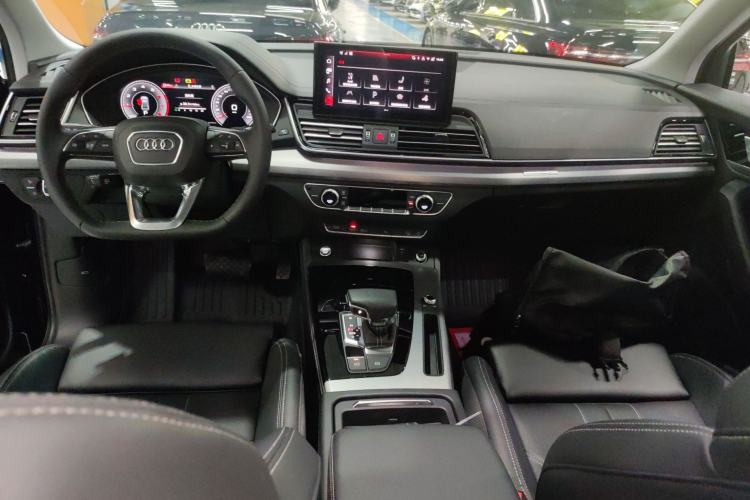 Used Audi Q5L 2025 quattro 45th Anniversary Edition 40 TFSI Sporty and Dynamic Model Center Console