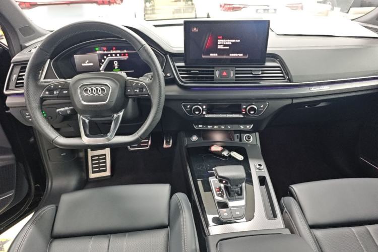 Used Audi Q5L 2025 quattro 45th Anniversary Edition 45 TFSI Luxury Dynamic Model Center Console