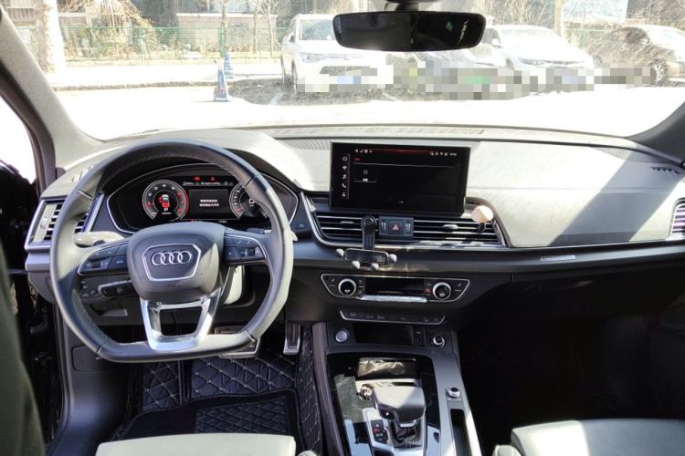 Used Audi Q5L 2025 40 TFSI Luxury Dynamic Edition Center Console