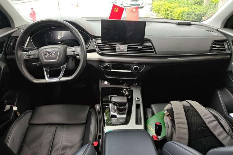 Used Audi Q5L 2025 quattro 45th Anniversary Edition 40 TFSI Sporty and Dynamic Model Center Console