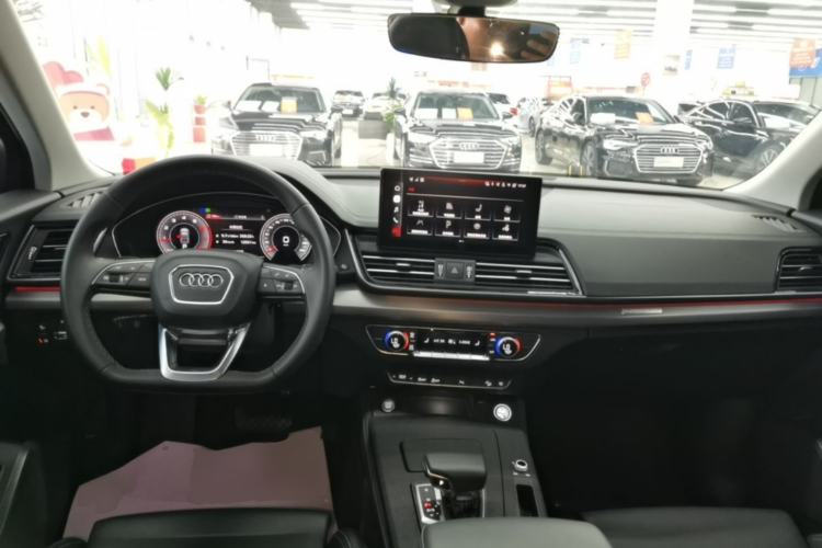 Used Audi Q5L 2025 quattro 45th Anniversary Edition 40 TFSI Sporty and Dynamic Model Center Console