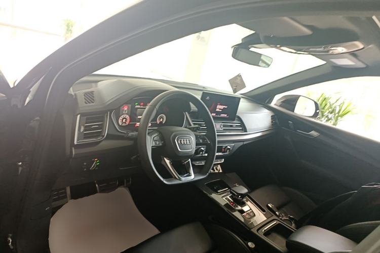 Used Audi Q5L 2025 40 TFSI Luxury Dynamic Edition Center Console