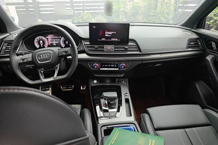 Used Audi Q5L 2025 40 TFSI Luxury Dynamic Edition Center Console