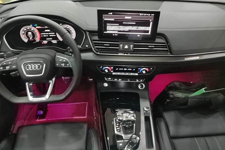 Used Audi Q5L 2025 40 TFSI Luxury Dynamic Edition Center Console