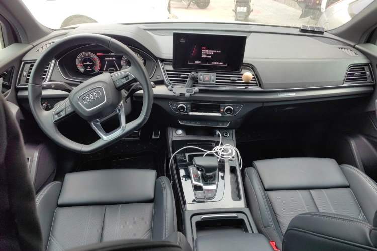 Used Audi Q5L 2025 40 TFSI Luxury Dynamic Edition Center Console