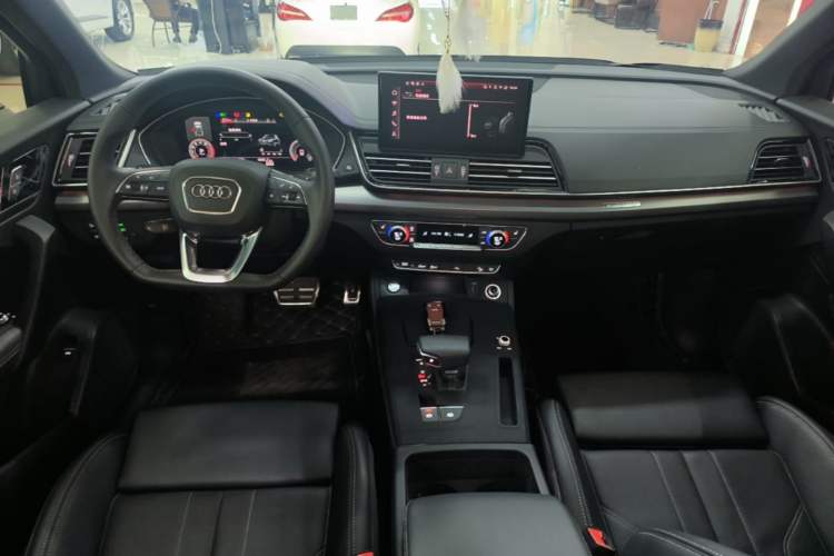 Used Audi Q5L 2025 40 TFSI Luxury Dynamic Edition Center Console
