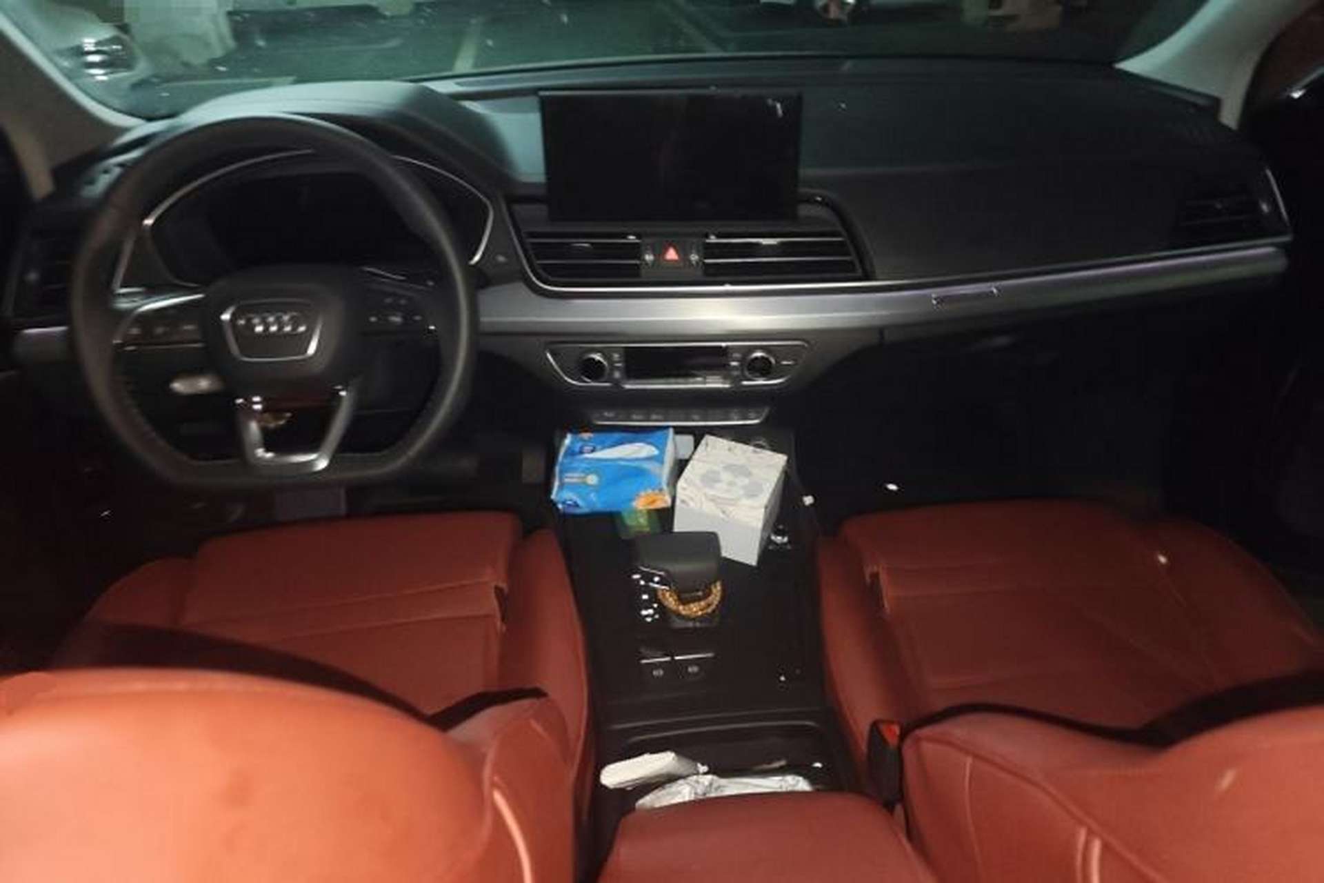 Used Audi Q5L 2025 quattro 45th Anniversary Edition 40 TFSI Sporty and Dynamic Model Center Console