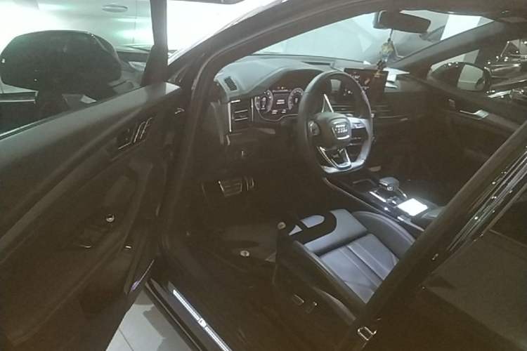 Used Audi Q5L 2025 45 TFSI Luxury Dynamic Edition Driver Seat