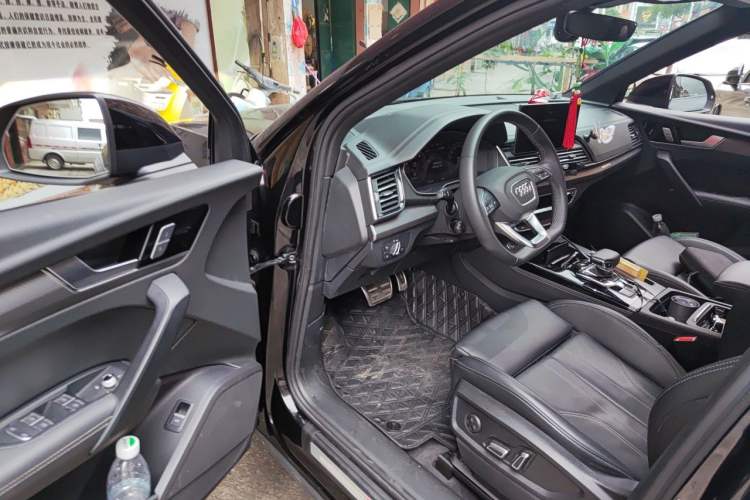 Used Audi Q5L 2025 40 TFSI Fashionable and Dynamic Edition Driver Seat