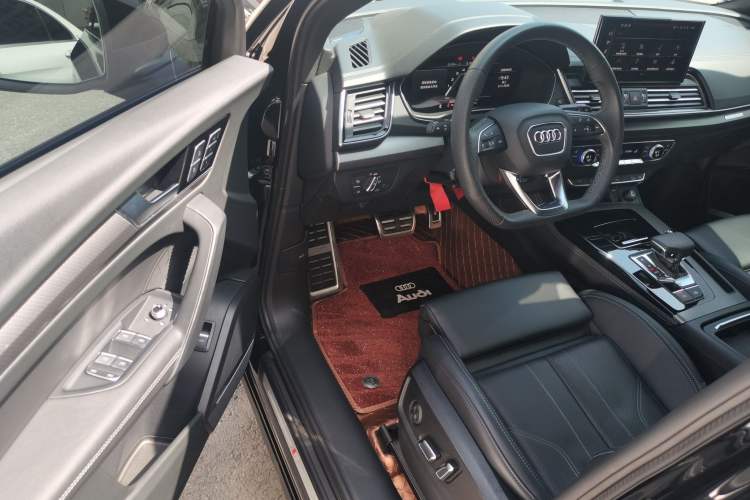 Used Audi Q5L 2025 quattro 45th Anniversary Edition 45 TFSI Luxury Dynamic Model Driver Seat