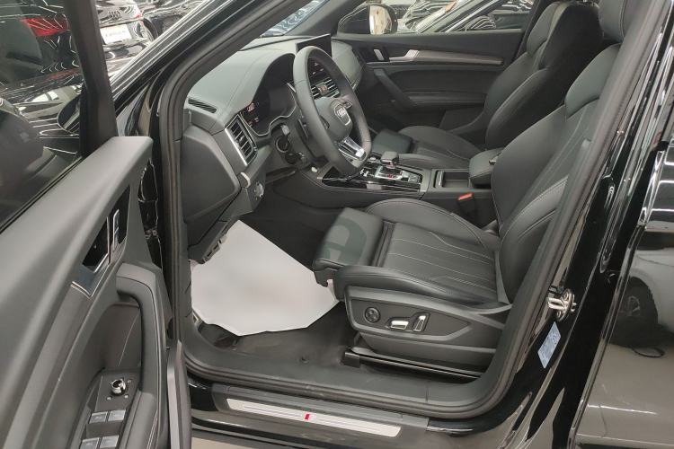 Used Audi Q5L 2025 40 TFSI Luxury Dynamic Edition Driver Seat