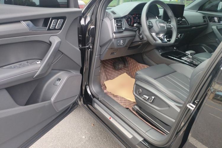 Used Audi Q5L 2025 quattro 45th Anniversary Edition 45 TFSI Luxury Dynamic Model Driver Seat