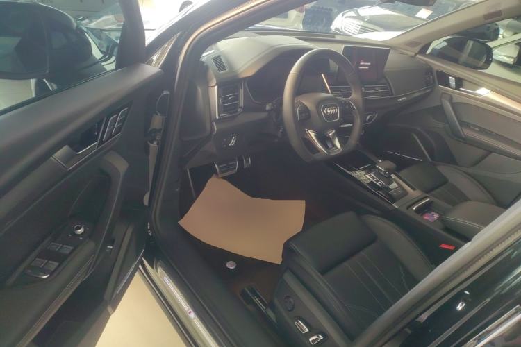 Used Audi Q5L 2025 quattro 45th Anniversary Edition 45 TFSI Luxury Dynamic Model Driver Seat
