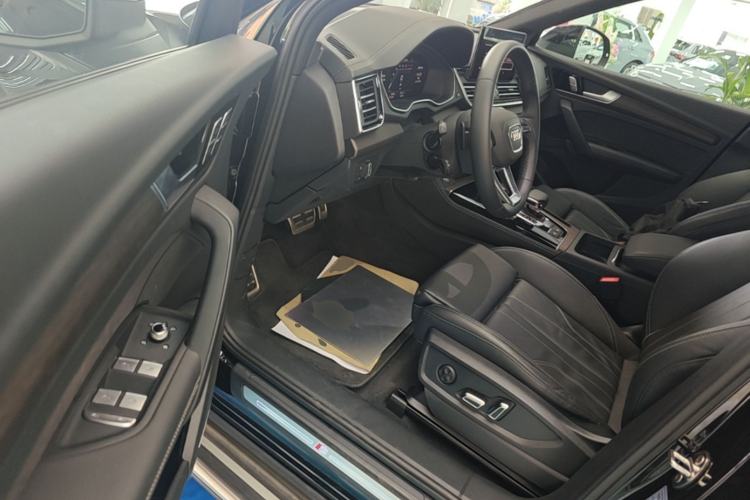 Used Audi Q5L 2025 45 TFSI Prestige Dynamic Edition Driver Seat