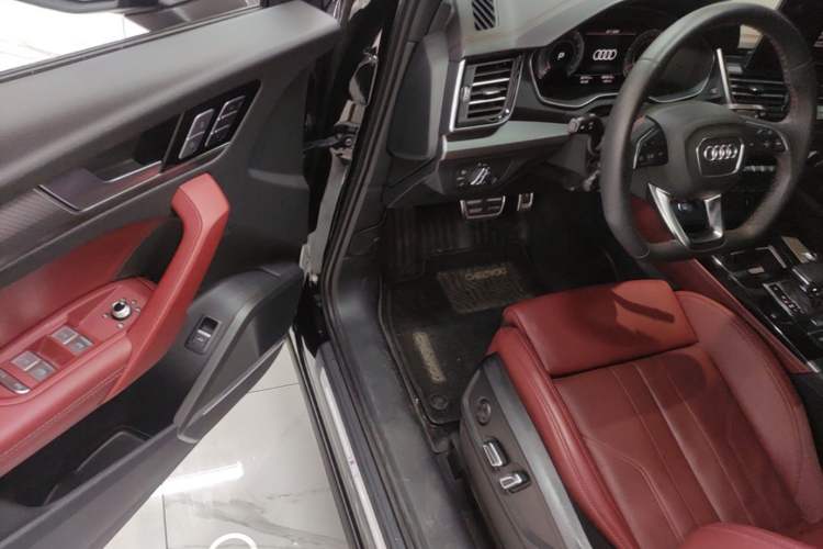 Used Audi Q5L 2025 quattro 45th Anniversary Edition 45 TFSI Luxury Dynamic Model Driver Seat