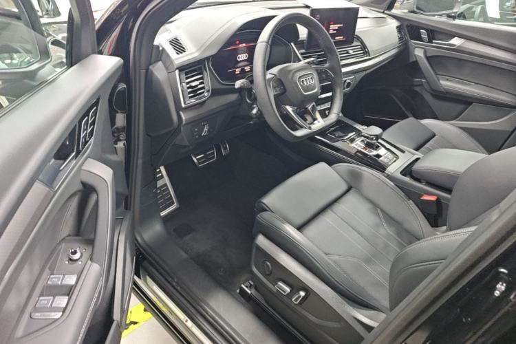 Used Audi Q5L 2025 quattro 45th Anniversary Edition 45 TFSI Luxury Dynamic Model Driver Seat