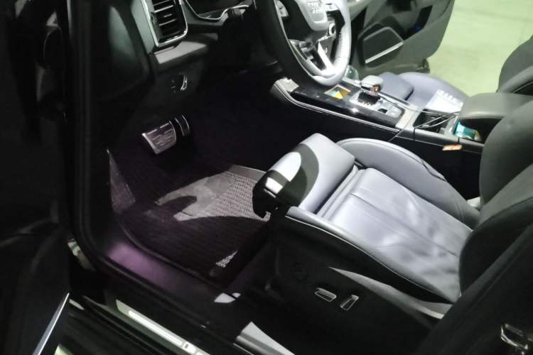 Used Audi Q5L 2025 45 TFSI Prestige Dynamic Edition Driver Seat