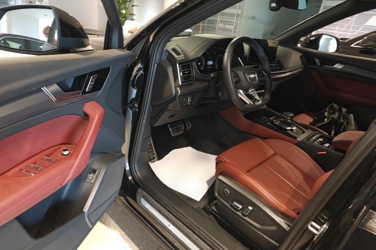 Used Audi Q5L 2025 quattro 45th Anniversary Edition 40 TFSI Luxury Dynamic Model Driver Seat