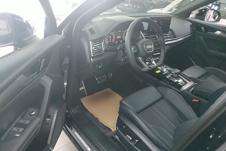 Used Audi Q5L 2025 quattro 45th Anniversary Edition 40 TFSI Luxury Dynamic Model Driver Seat