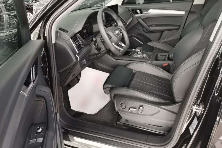 Used Audi Q5L 2025 quattro 45th Anniversary Edition 40 TFSI Sporty and Dynamic Model Driver Seat
