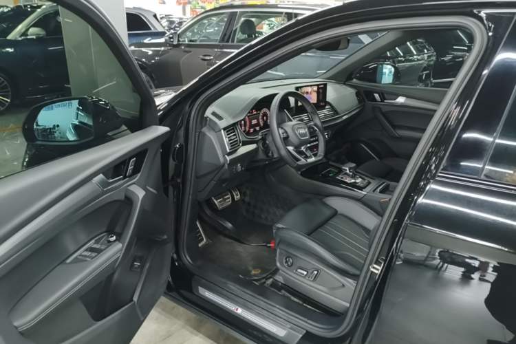 Used Audi Q5L 2025 40 TFSI Luxury Dynamic Edition Driver Seat