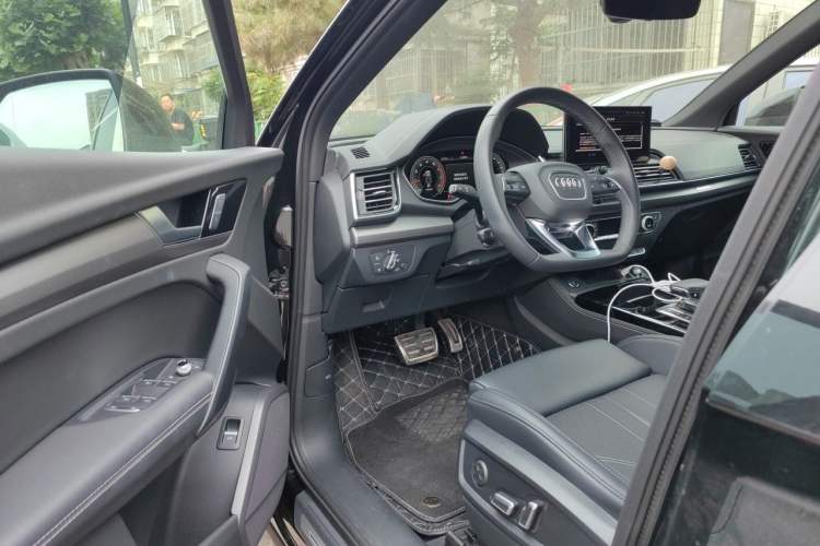 Used Audi Q5L 2025 40 TFSI Luxury Dynamic Edition Driver Seat